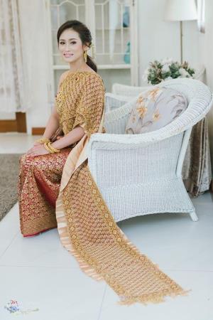 ชุดไทยเจ้าสาว ชุดไทยจักรพรรดิ์ เช่าที่แบมบี้ เวดดิ้ง ห้วยขวาง